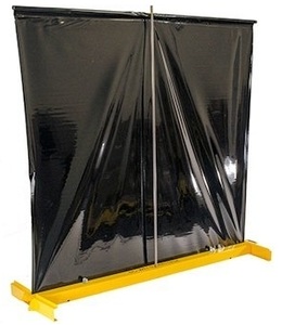 portable-retractable-welding-screen-1