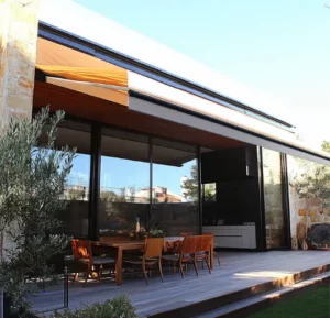 best-retractable-awnings-for-wind-blocking